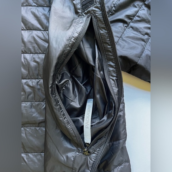 LL Bean Men's PrimaLoft Packaway Jacket- Black - Picture 8 of 10